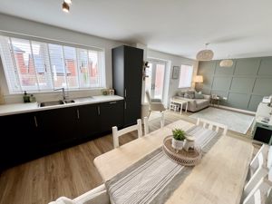 Photo 19- click for photo gallery